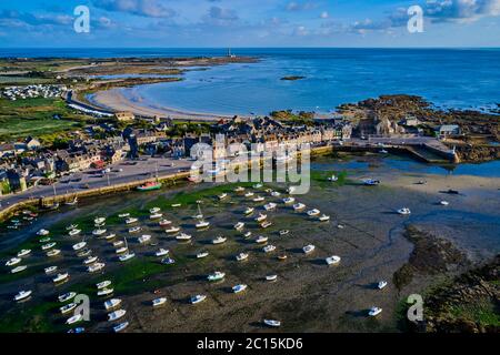 Frankreich, Normandie, Manche Department, Cotentin, Barfleur, beschriftet Les Plus Beaux Villages de France, Strand Fischerhafen Stockfoto