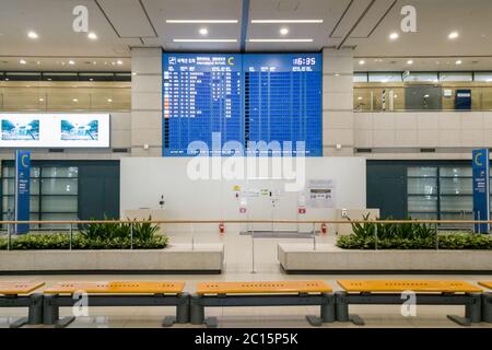 Incheon, Südkorea - Leere Ankunftshalle am internationalen Flughafen Seoul Incheon in der Pandemie-Ausbruchskrise COVID-19. Neues Coronavirus trifft Fluggesellschaft. Stockfoto