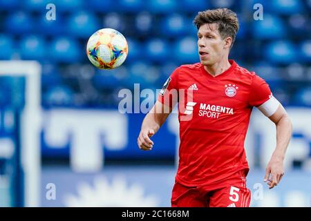 Mannheim, Deutschland. Juni 2020. Fußball: 3. Spielklasse, SV Waldhof Mannheim - Bayern München II, 32. Spieltag, im Carl-Benz Stadion. Der Münchner Nicolas Feldhahn spielt den Ball. Quelle: Uwe Anspach/dpa/Alamy Live News Stockfoto