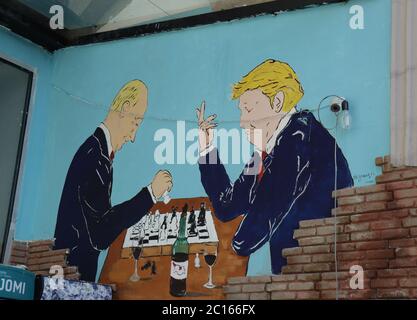 Trump & Putin Graffiti in Tiflis Georgien Stockfoto