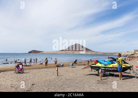 Die Anwohner haben den Strand für sich, da das Wetter für den Sommer hochgeht. Phase 3 Deeskalation des covid 19, Corona Virus Ausnahmezustand Stockfoto