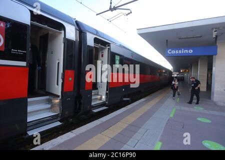 Cassino, Italien - 14. Juni 2020: Die Eröffnungsreise der Frecciarossa Milano Centrale - Napoli Centrale via Frosinone / Cassino Stockfoto