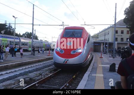 Cassino, Italien - 14. Juni 2020: Die Eröffnungsreise der Frecciarossa Milano Centrale - Napoli Centrale via Frosinone / Cassino Stockfoto