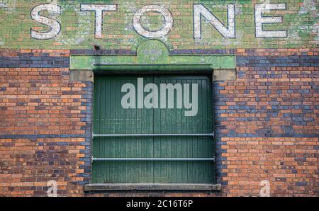 Die Joule's Stone Ales Brewery und Trent und Mersey Canal in Stone, Staffordshire und Standort der Crown Wharf Development Stockfoto