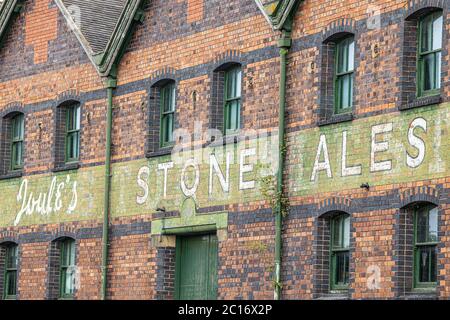 Die Joule's Stone Ales Brewery und Trent und Mersey Canal in Stone, Staffordshire und Standort der Crown Wharf Development Stockfoto