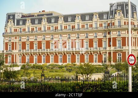 Biarritz, Frankreich. 14.10.2019. Wunderschönes Gebäude im alten französischen Stil. Biarritz Frankreich. Hochwertige Fotos Stockfoto