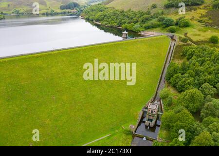 Luftaufnahme von Auslaufbecken am Hopes-Stausee in East Lothian. Schottland, Großbritannien. Stockfoto