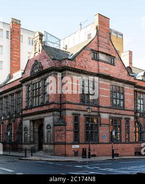 Birmingham, England - 17. März 2019: Der Bau der Birmingham und Midland Institut, eine Stiftung zur Förderung der Bildung in der midlan Stockfoto