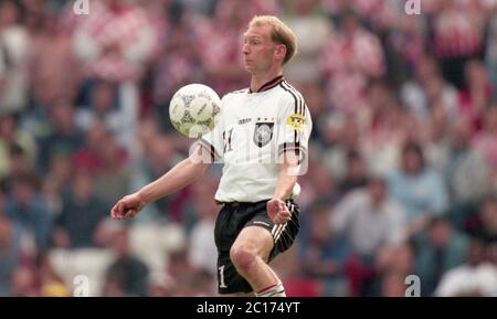 Grossbritannien. April 2020. Fußball, firo: 23. Juni 1996 Fußball-Europameisterschaft Europameisterschaft 1996 Viertelfinale, K.O.-Phase, Archivfoto, Archivbilder Deutschland - Kroatien 2: 1 Dieter Eilts, Einzelaktion Quelle: dpa/Alamy Live News Stockfoto