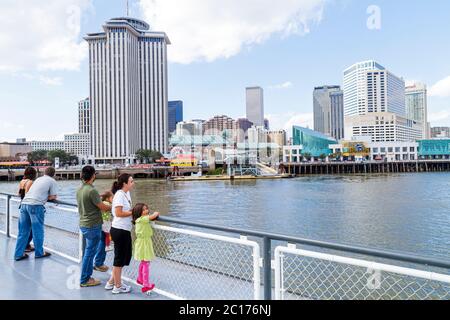 New Orleans Louisiana, Mississippi River, Canal Street Ferry, Algier, CCCD, Fähre, Auto, Flug, Passagierkabine, Aussicht, Hafengebiet, World Trade Center buil Stockfoto