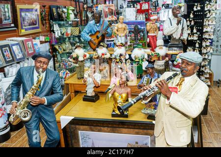 New Orleans Louisiana, französisches Viertel, historischer französischer Markt, frohe Weihnachten und all das Jazz, Geschäft, Geschäfte, Geschäfte, Viertel, Jazz-Erinnerungsstücke, Souvenir Stockfoto