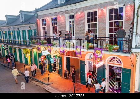 New Orleans Louisiana, französisches Viertel, Bourbon Street, Bourbon Heat Club, Tanzclub, Getränke trinken, Balkon, Mann Männer männlich, Frau weibliche Frauen, Paar, Stockfoto