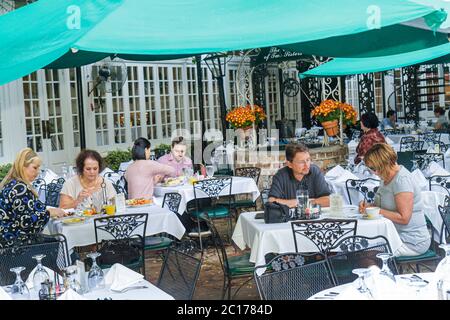 New Orleans Louisiana, French Quarter, Royal Street, The Court of Two Sisters, Jazz Brunch im Buffetstil, Essen, alles, was man essen kann, kreolische Küche, historisches Restaurant Stockfoto