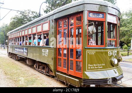 New Orleans Louisiana, Garden District, St. Charles Avenue, Regional Transit Authority, RTA, St. Charles Streetcar Line, Tram, Trolley, Rail, Passenger Passeng Stockfoto