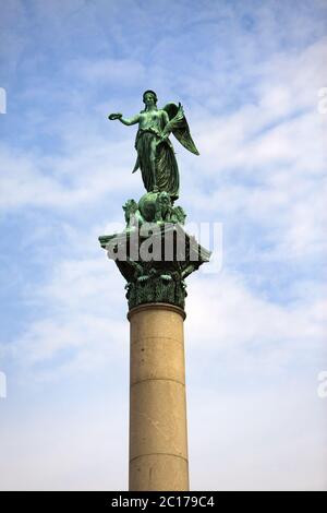 Göttin Concordia auf der König Wilhelm Jubilee Säule (Siegessäule) im Stadtzentrum, Stu Stockfoto