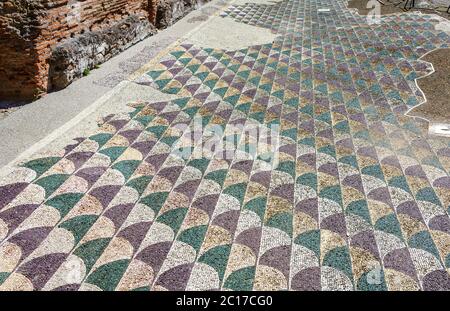 Dekorierter Mosaikboden in den römischen Caracalla Thermen in Rom Stockfoto