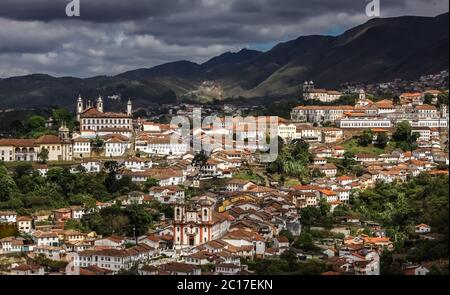 Blick auf historische Stadt Ouro Preto, UNESCO-Weltkulturerbe, Minas Gerais, Brasilien Stockfoto