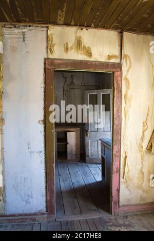 Inneneinrichtung des Hauses, Bannack State Park Ghost Town, Dillon, Montana, USA Stockfoto