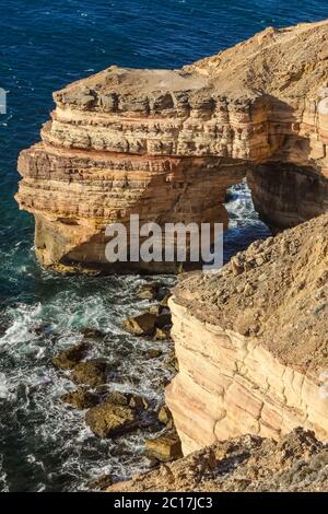 Blick auf malerische natürliche Brücke in Kalbarri Nationalpark, Western Australia Stockfoto