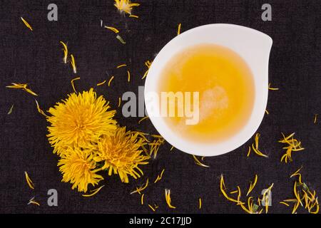 Gesunder Löwenzahn honig Stockfoto