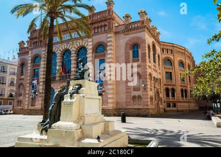 Gran Teatro Falla in Plaza Fragela, hat seinen Namen von Komponist Manuel de Falla, Cadiz, Andalusien, Spanien Stockfoto