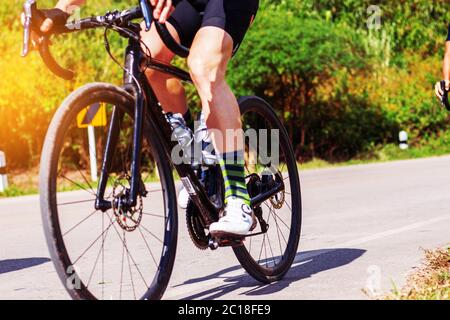 Der Mann war am Morgen mit dem Fahrrad unterwegs. Stockfoto