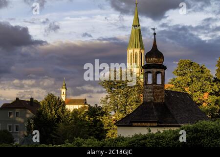 Kirchtürme von Pleystein im Abendlicht, Oberpfalz, Bayern, Deutschland Stockfoto