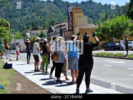Protestler demonstrieren gegen Rassismus und Unterstützung von schwarzen Leben Angelegenheit Stockfoto