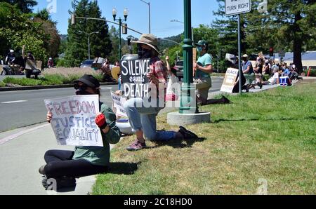 Protestler demonstrieren gegen Rassismus und Unterstützung von schwarzen Leben Angelegenheit Stockfoto