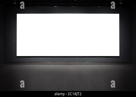 Schwarze Wand mit Bilderrahmen Stockfoto