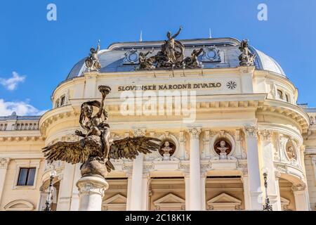 Das alte Gebäude des Slowakischen Nationaltheaters in Bratislava, Slowakei Stockfoto