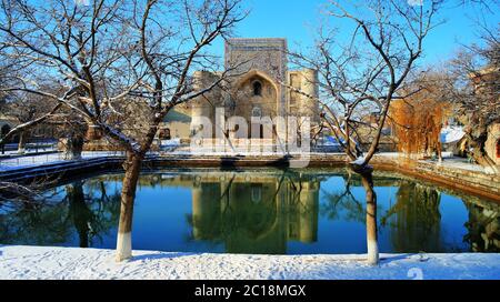 Blick auf Lyabi-hauz im Winter, Buchara Stockfoto