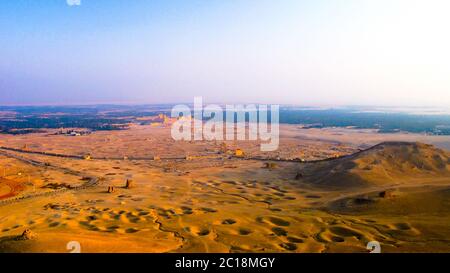 Luftpanorama von Palmyra Säulen und alte Stadt,, Syrien Stockfoto