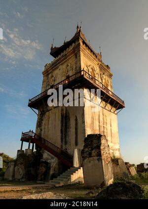 AVA-Wachturm aus Mauerwerk Stockfoto