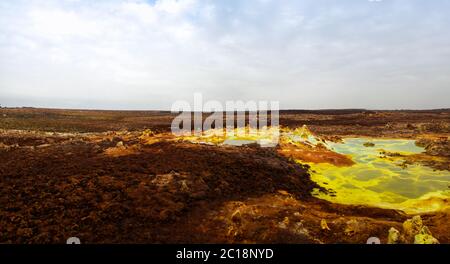 Panorama im Inneren des Dallol Vulkankraters in der Danakil-Depression Äthiopien Stockfoto