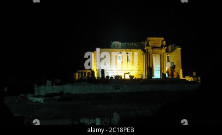 Zerstörter Baal-Tempel in Palmyra, Syrien in der Nacht Stockfoto