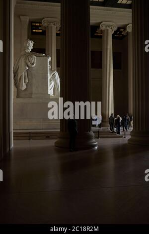 Lincoln Memorial und Lincoln Steps im Stadtzentrum von Washington DC mit Massen von Menschen besuchen die Website Stockfoto