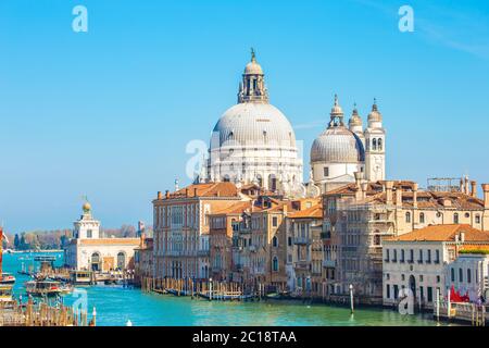 Nahaufnahme der Santa Maria della Salute in Venedig, Italien Stockfoto