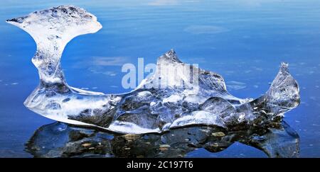 Eisstück vor der Gletscherlagune Joekulsarlon, Vatnajoekull Nationalpark, Island Europa Stockfoto