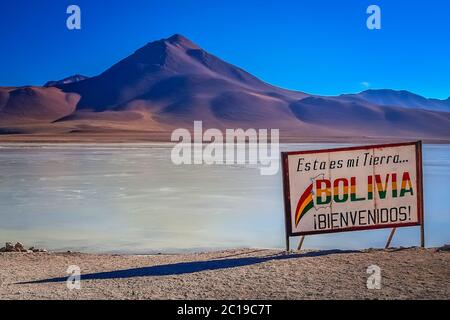 Board Kennzeichnung, die Nähe der Grenze zwischen Bolivien und Chile Stockfoto