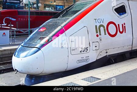 TGV-Bahn im Nordbahnhof, Paris, Frankreich Stockfoto