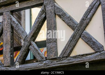 Außenfassade eines typischen bretonischen Hauses Stockfoto