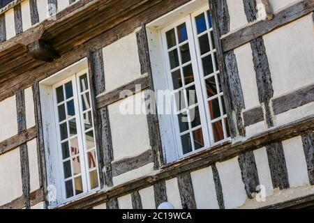 Außenfassade eines typischen bretonischen Hauses Stockfoto