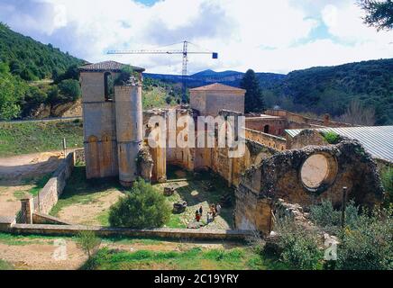 Ruinen des Klosters San Pedro de Arlanza. Covarrubias, Provinz Burgos, Castilla Leon, Spanien. Stockfoto