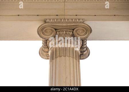 Nahaufnahme einer Linie der Säulen im griechischen Stil Stockfoto