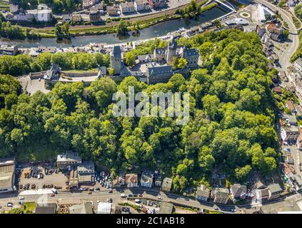 Luftaufnahme, Schloss Altena, Fritz-Thomee-Straße, Lenne, Altena, Sauerland, Märkischer Kreis, Nordrhein-Westfalen, Deutschland, Architektur Stockfoto