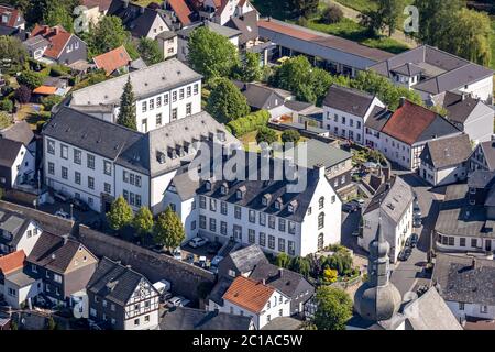 Luftaufnahme, Ihr Gebäude Rathaus Schlossstraße, Arnsberg, Sauerland, Hochsauerlandkreis, Nordrhein-Westfalen, Deutschland, Behörde, Kreis G Stockfoto