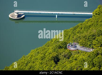 Luftaufnahme, Waldgebiet, Aussichtsplattform Biggeblick, Hochwasserüberlauf, Attendorn, Sauerland, Nordrhein-Westfalen, Deutschland, Aussichtsplattform, Stockfoto