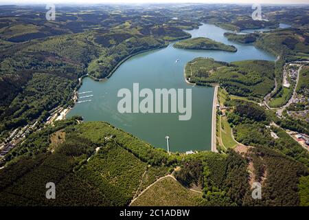 Luftbild, Gilberginsel, Biggensee, Ausflugsboot auf dem Biggendamm, Attendorn, Sauerland, Nordrhein-Westfalen, Deutschland, Ausflugsfahrten, Ausflüge Stockfoto