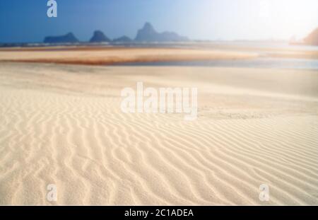 Sauberen, weißen Sand am thailändischen Strand Stockfoto
